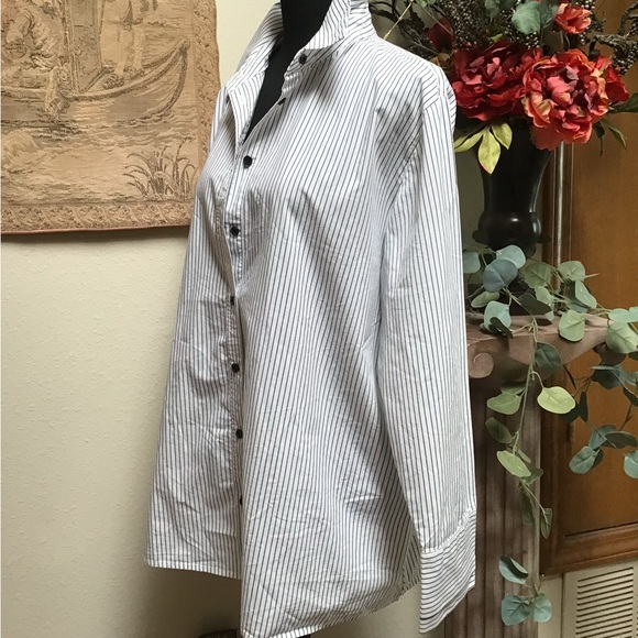 Zara Black and White Striped Button Down Shirt - Picture 2 of 9